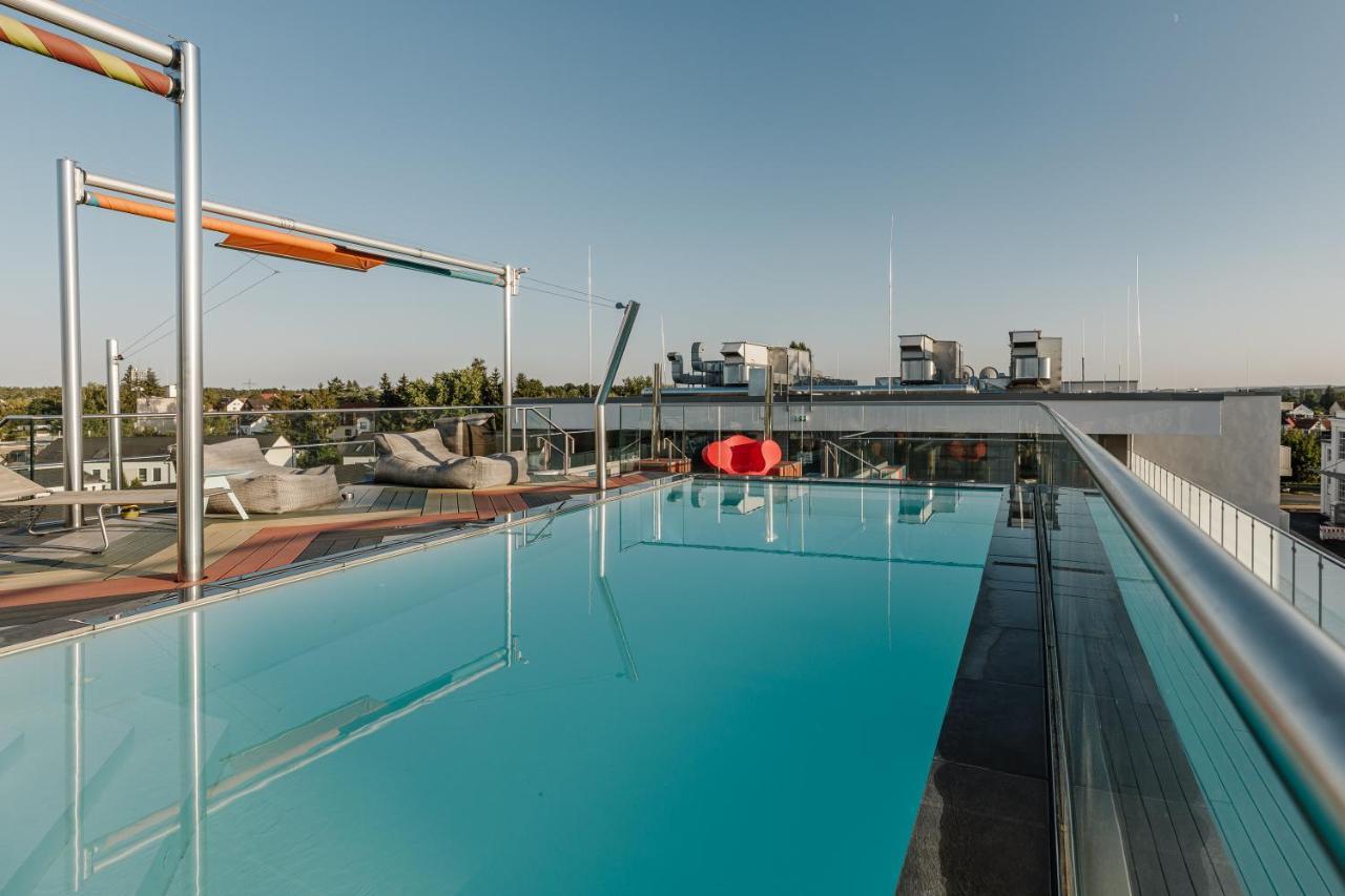 Brucklyn Suites Erlangen Bagian luar foto
